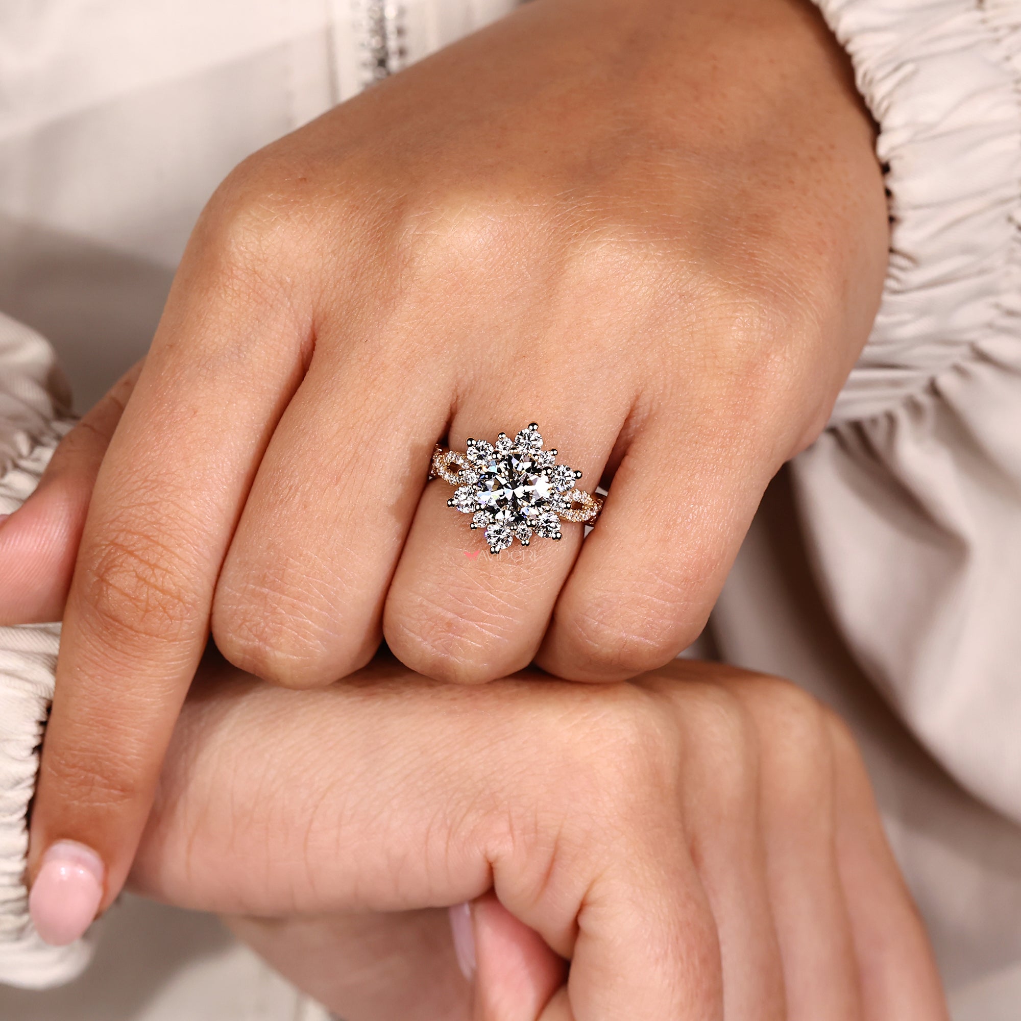 Avideri engagement ring with round diamond engagement ring.