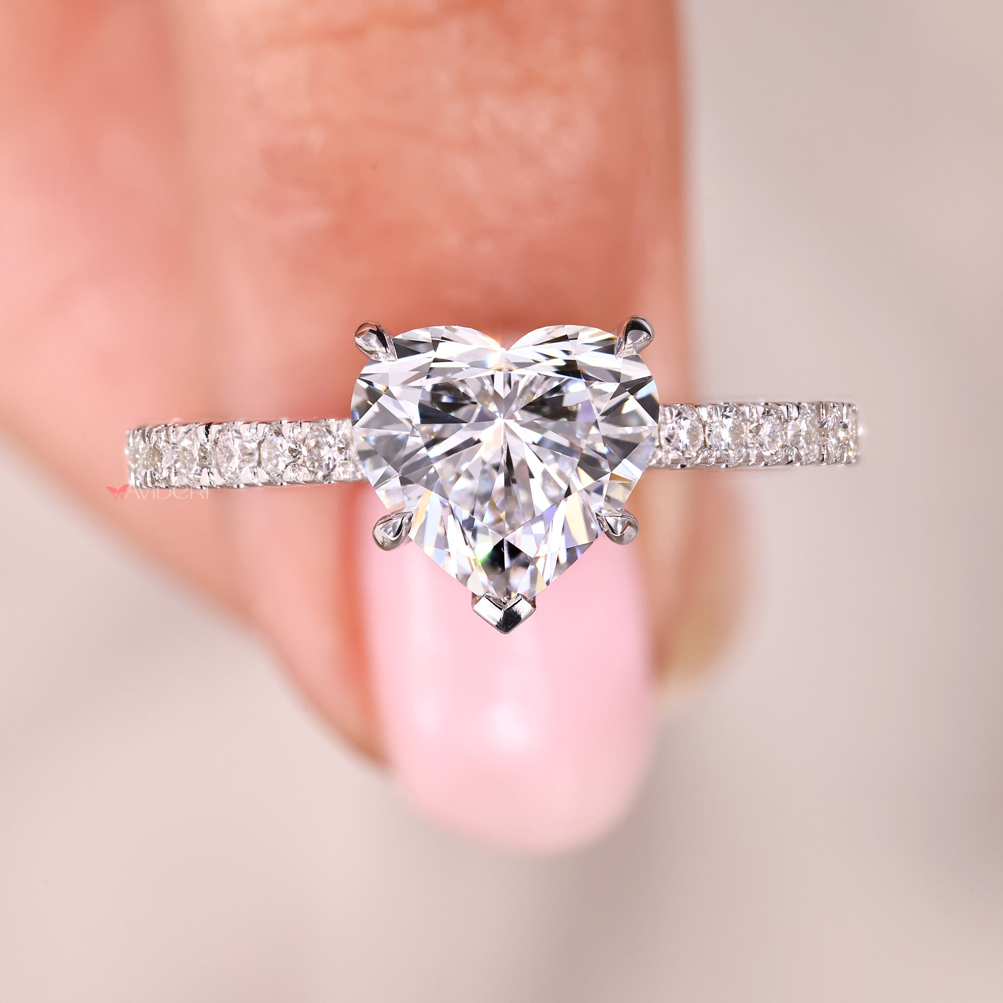 Handmade jewelry with Avideri ring.