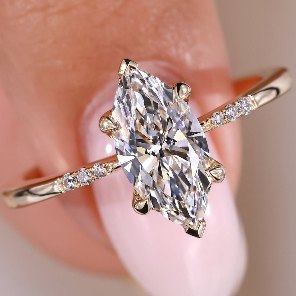 Marquise engagement ring with a brilliant-cut design
