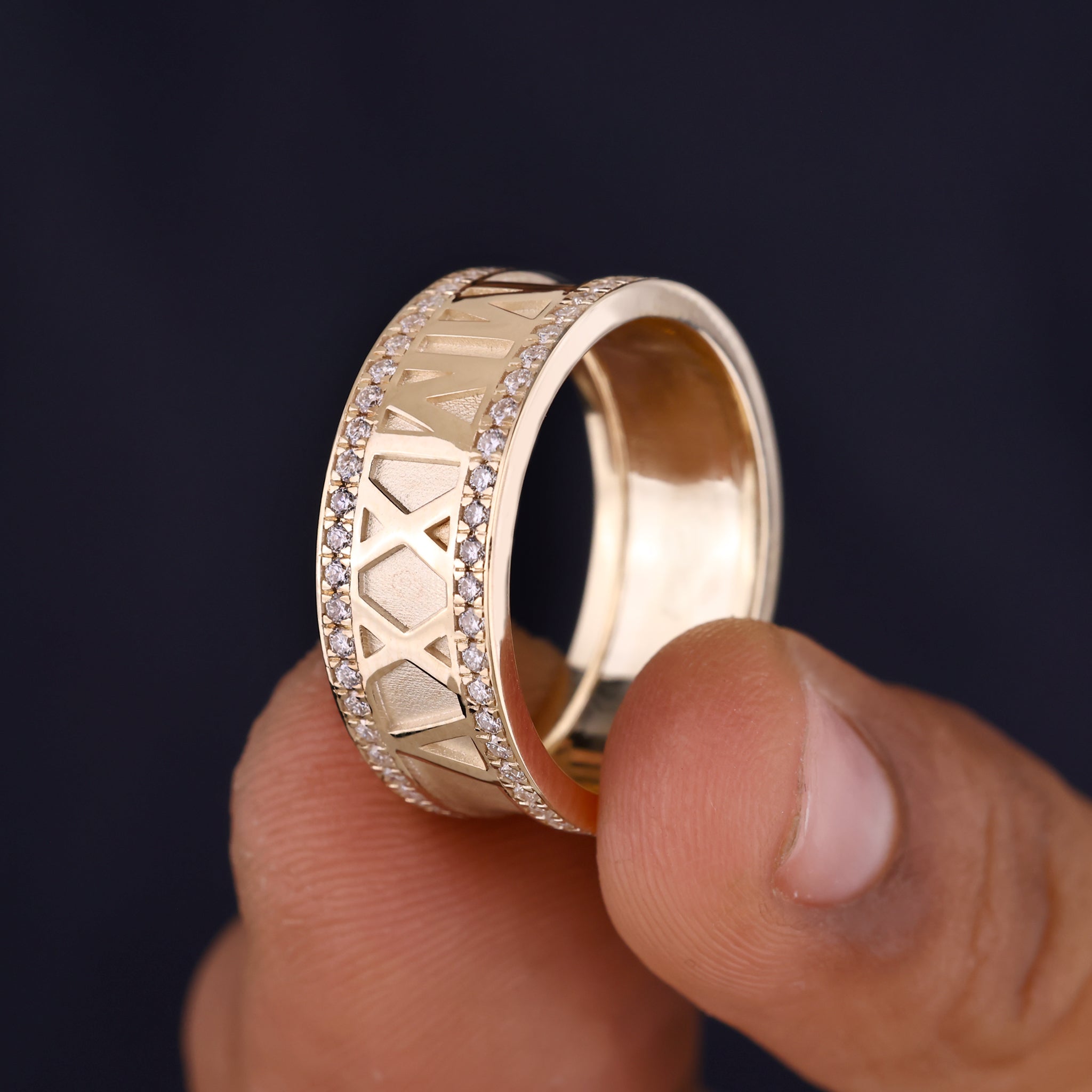 Mens pave wedding band reflects modern style with extra shine.
