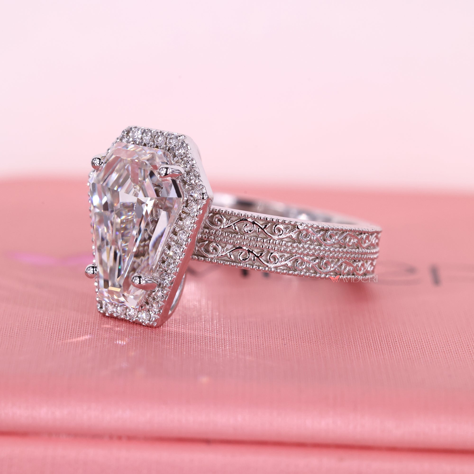 Avideri engagement ring in art deco ring.