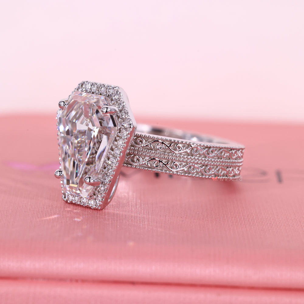 Avideri engagement ring in art deco ring.