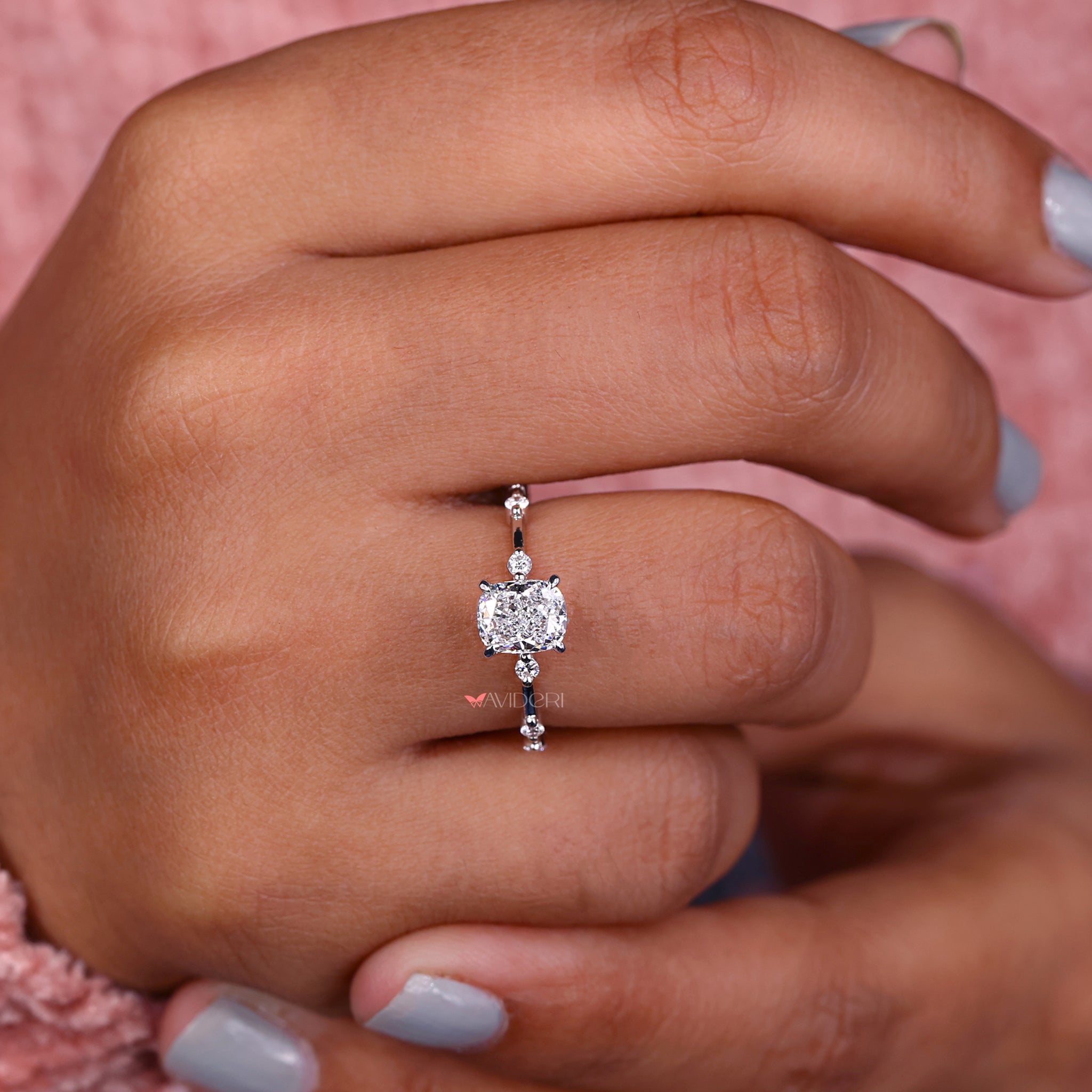 Cushion engagement ring with Lab Grown Diamond and claw prongs in an elegant and sustainable design