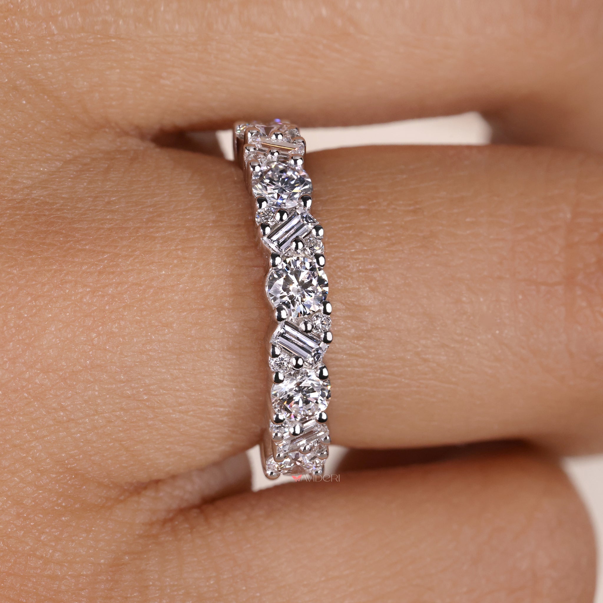 Avideri band with lab-grown baguette diamonds.
