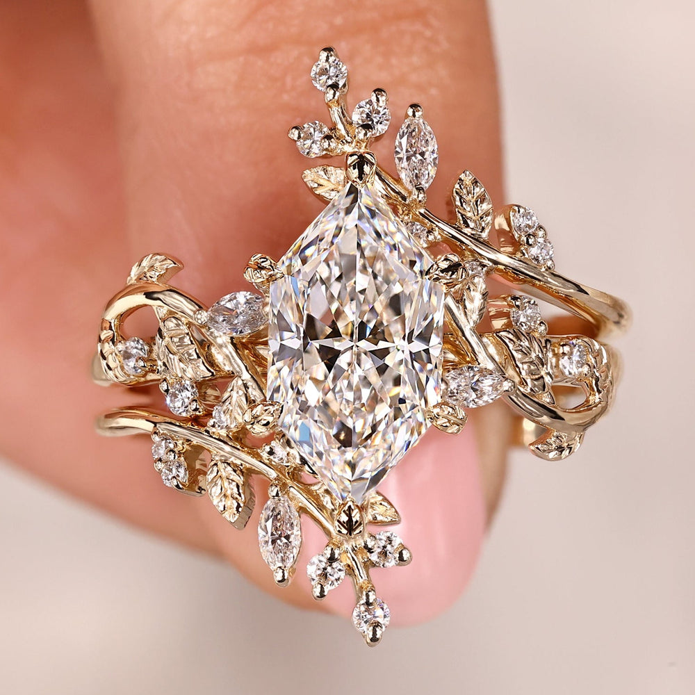 Nature inspired bridal set with dutch marquise diamond ring.
