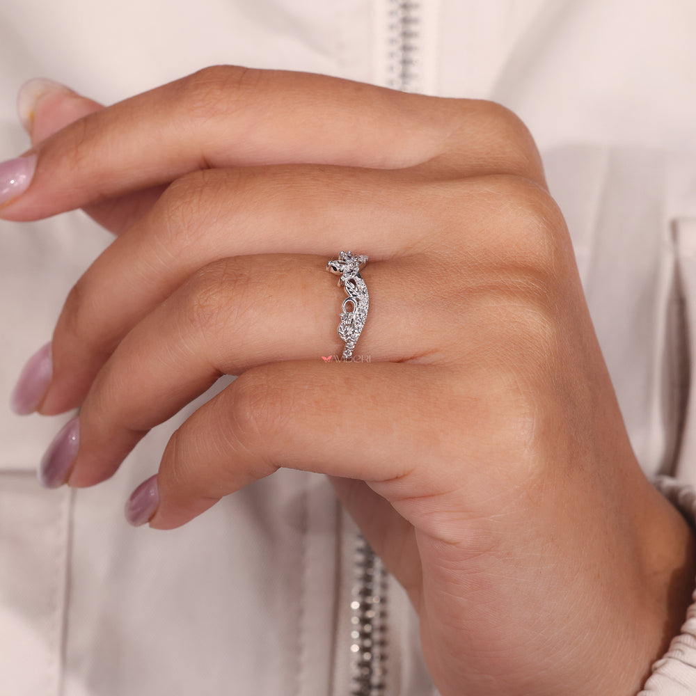 Chevron band with diamonds, designed to create a V-shaped silhouette.