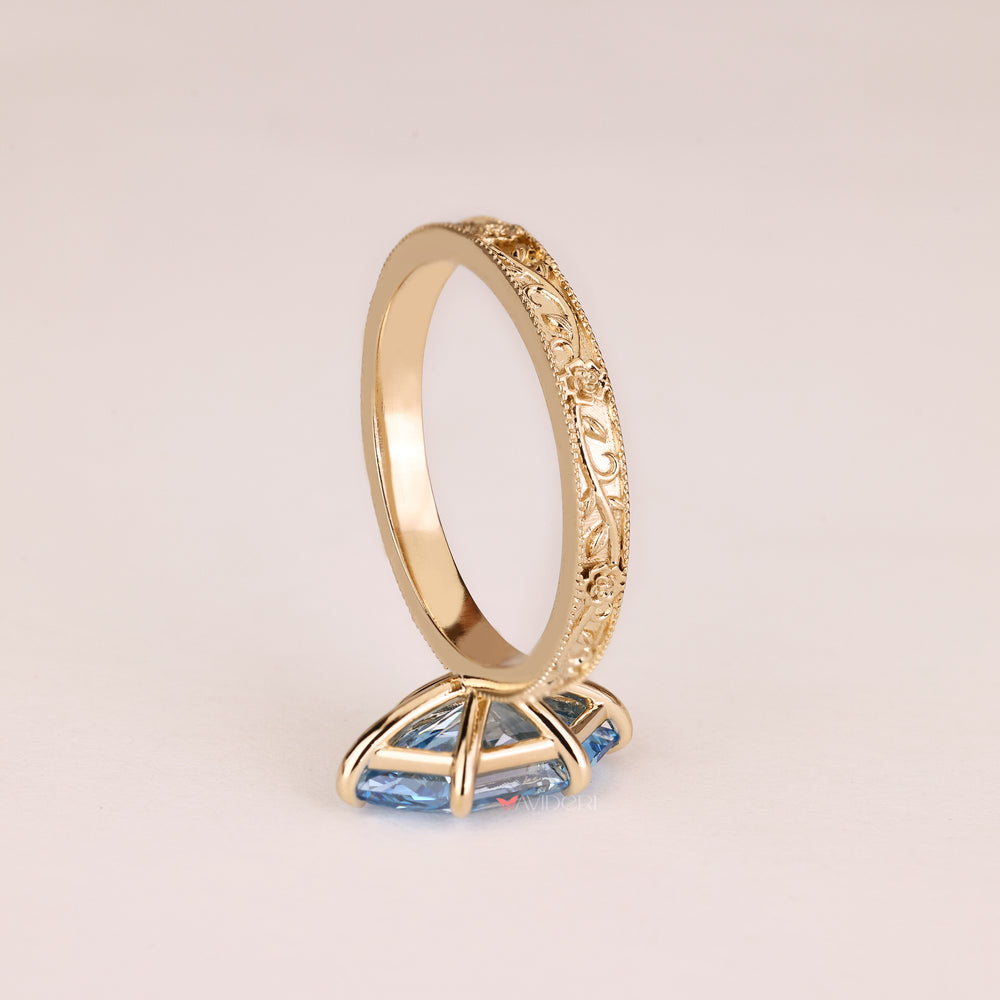 Dutch marquise diamond ring with vintage floral and milgrain design
