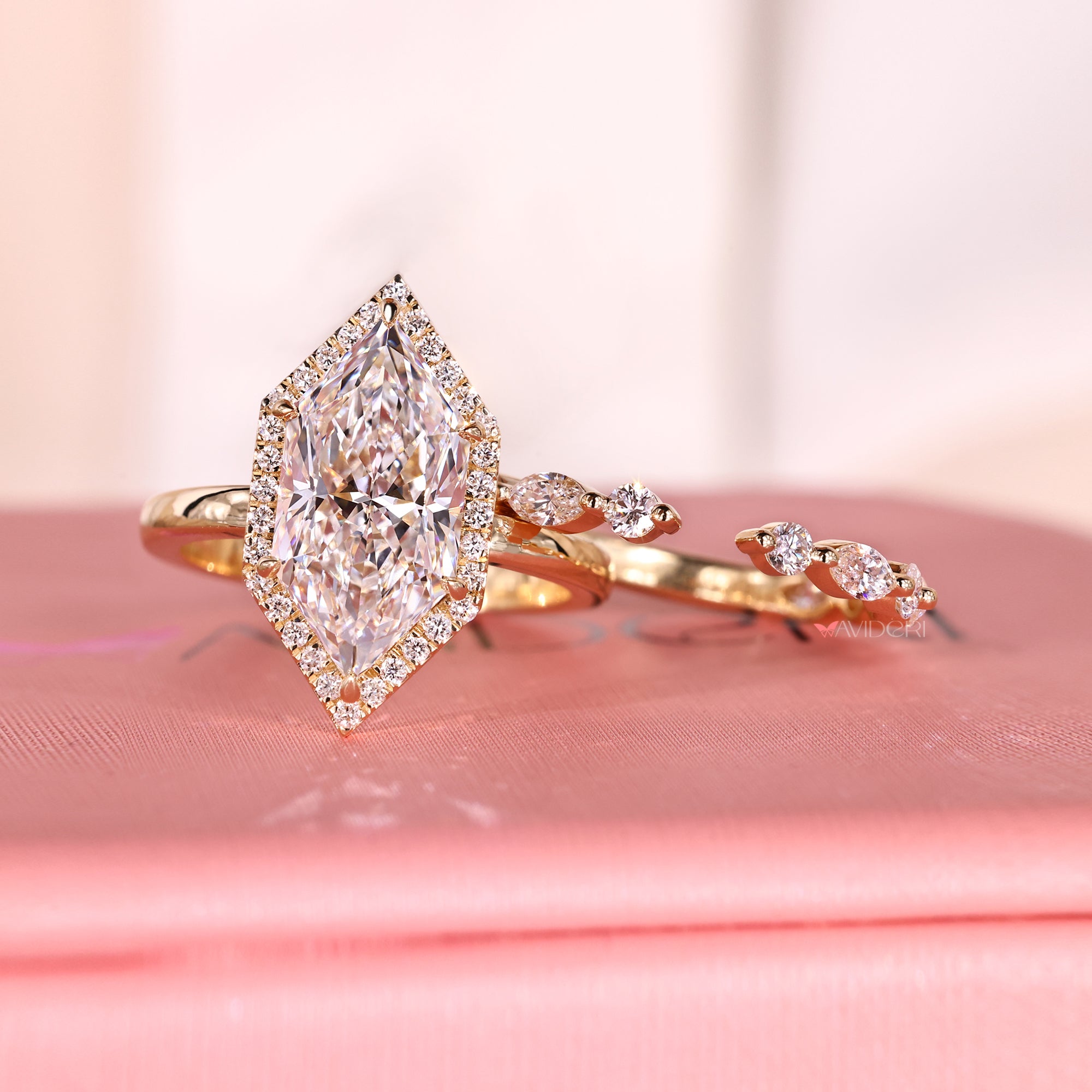 Handmade Avideri bridal set jewelry.