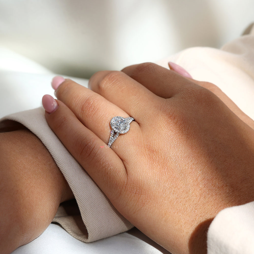 Round diamond engagement ring with a beautiful Oval diamond ring.
