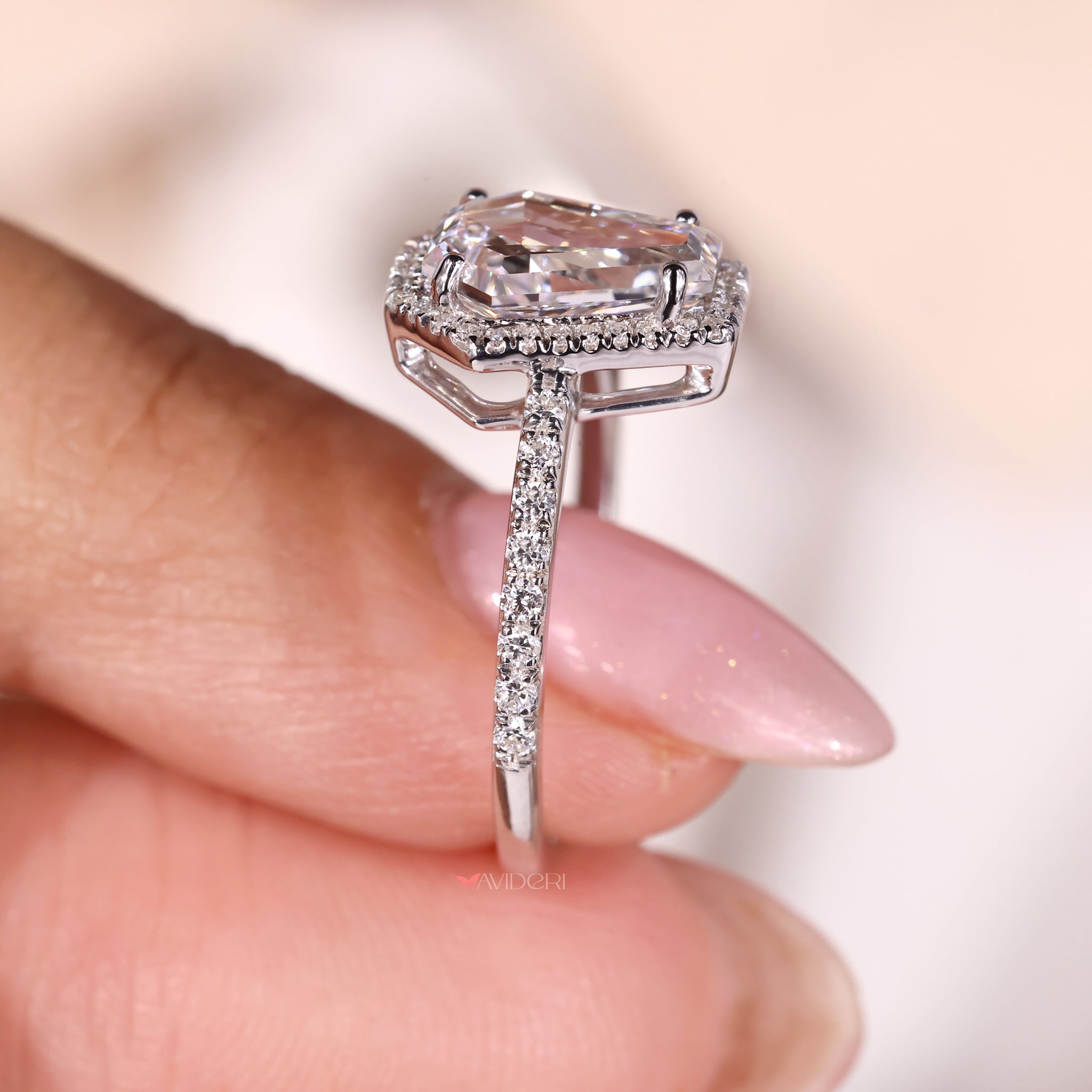 Pave setting ring with IGI certified Lab Grown Diamond.