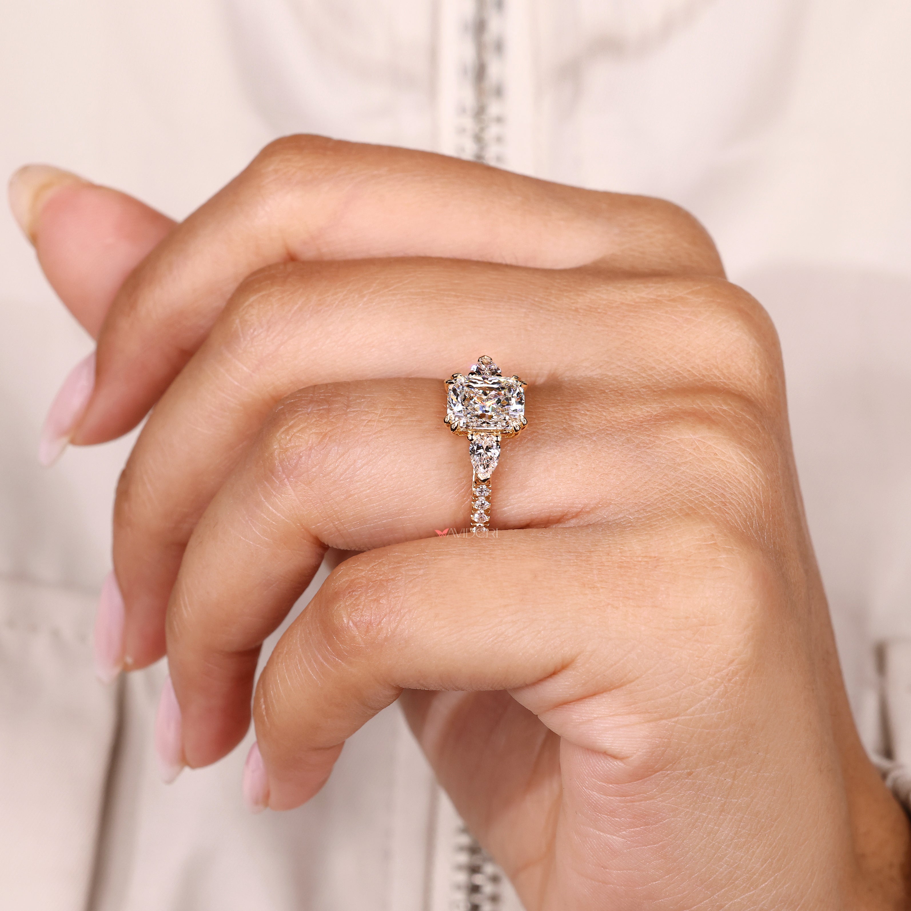 Double claw prong cushion diamond ring style.
