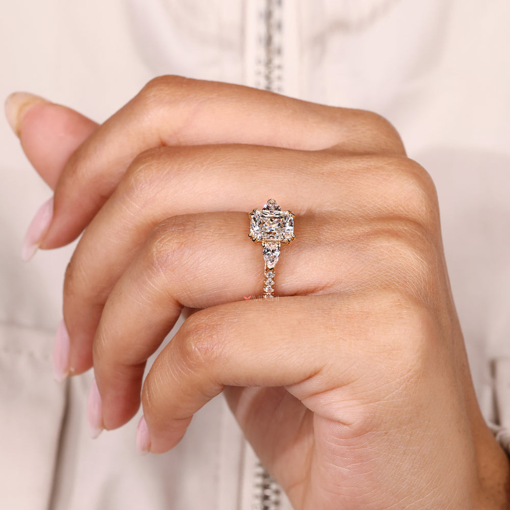 Double claw prong cushion diamond ring style.
