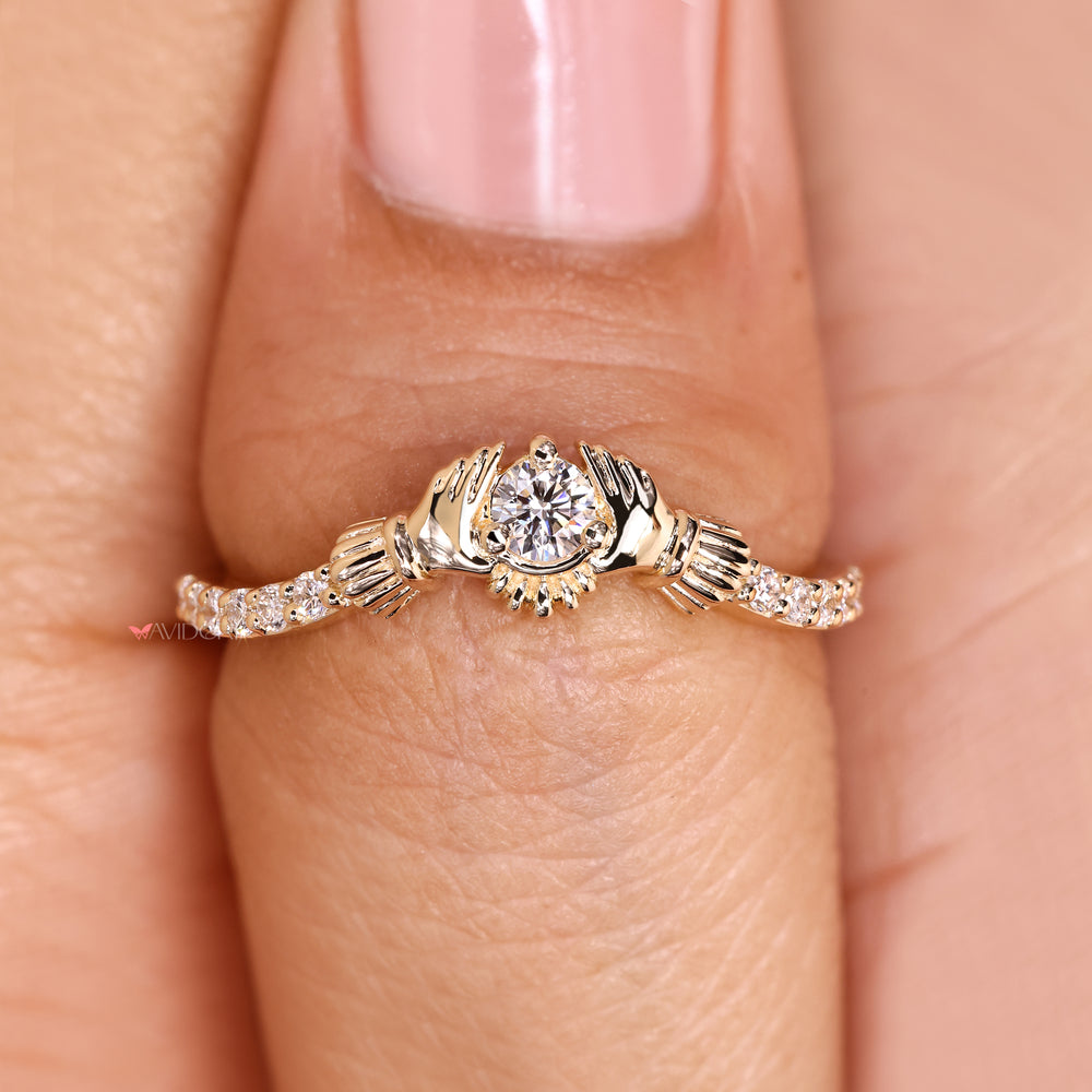 Lab grown diamond round ring tapered shank.
