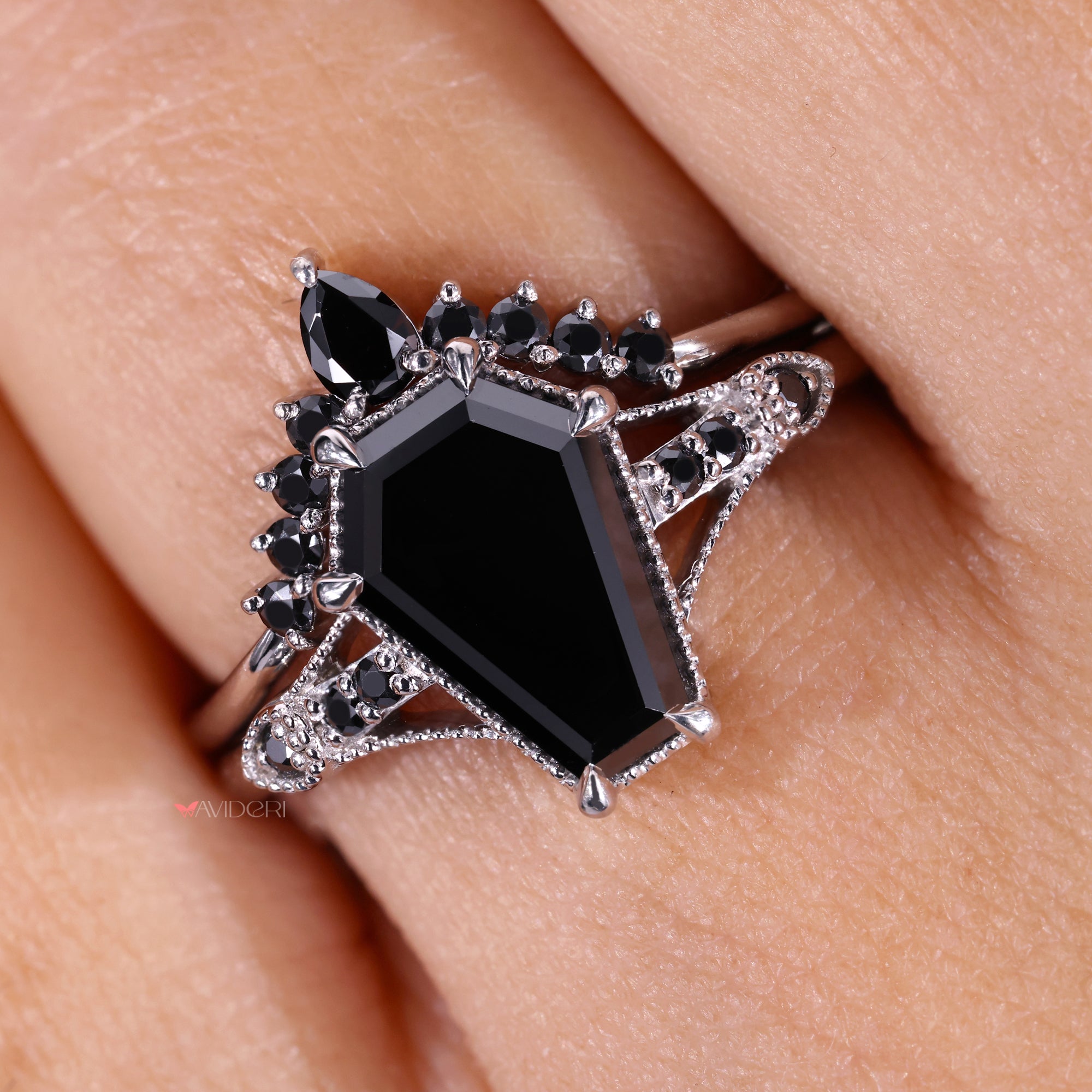 Avideri bridal set with white gold bridal set.