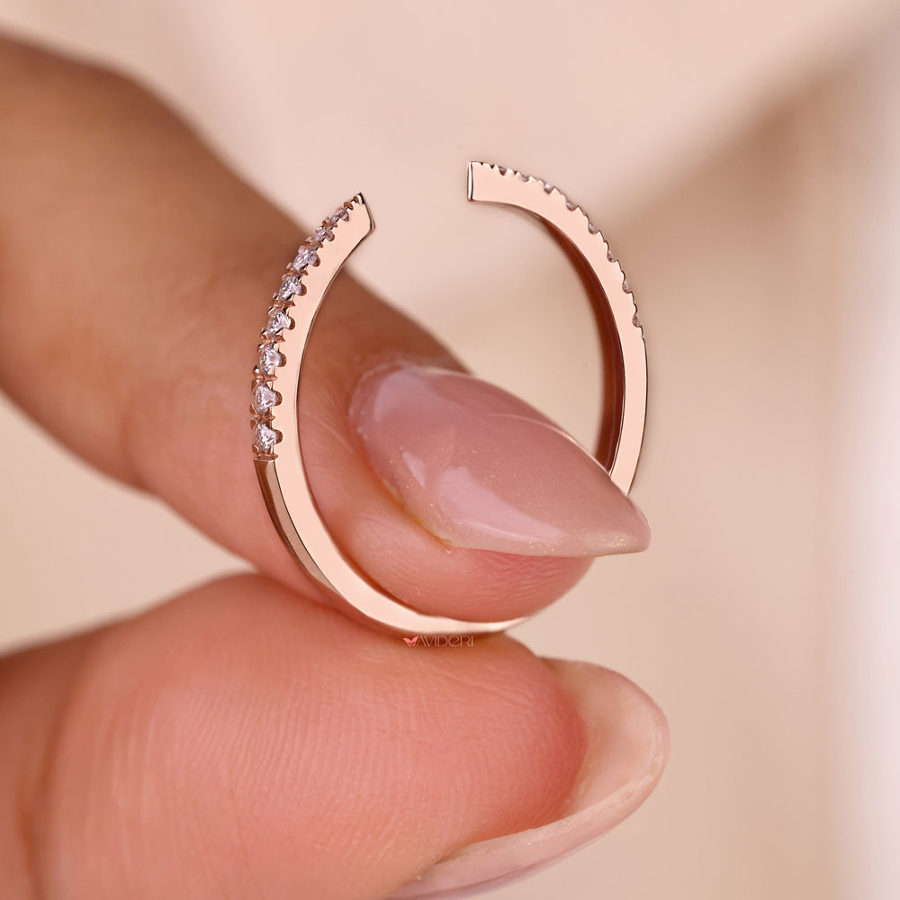 Rose gold band with a delicate and timeless design perfect for any style
