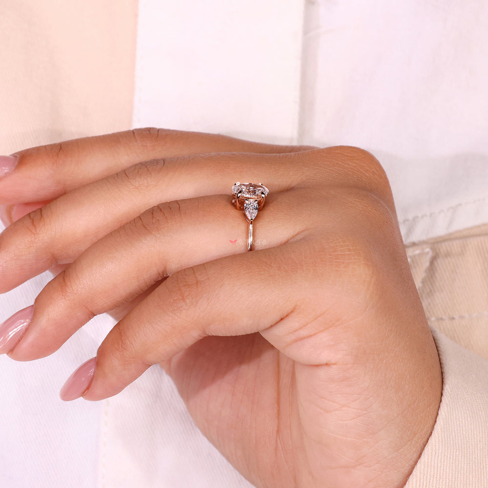 4 prong diamond ring, oval engagement ring, igi certified
