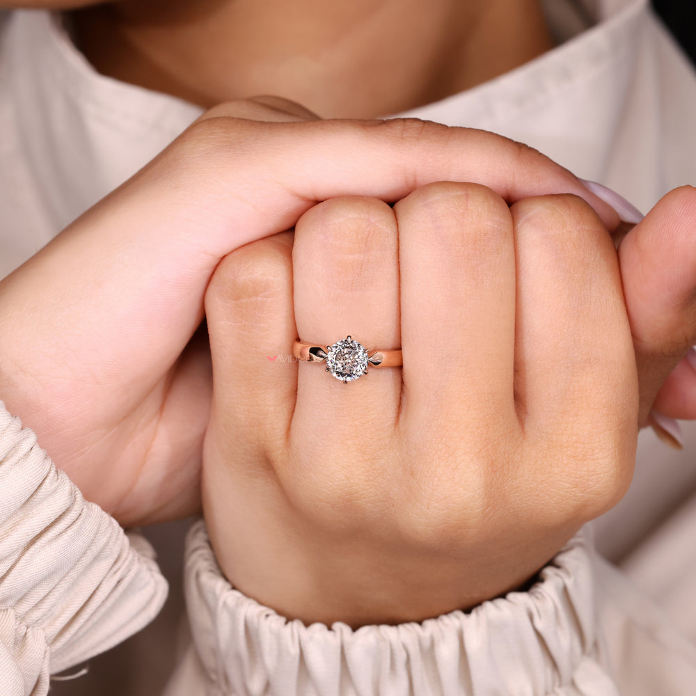 Portuguese cut ring with pinch shank style.
