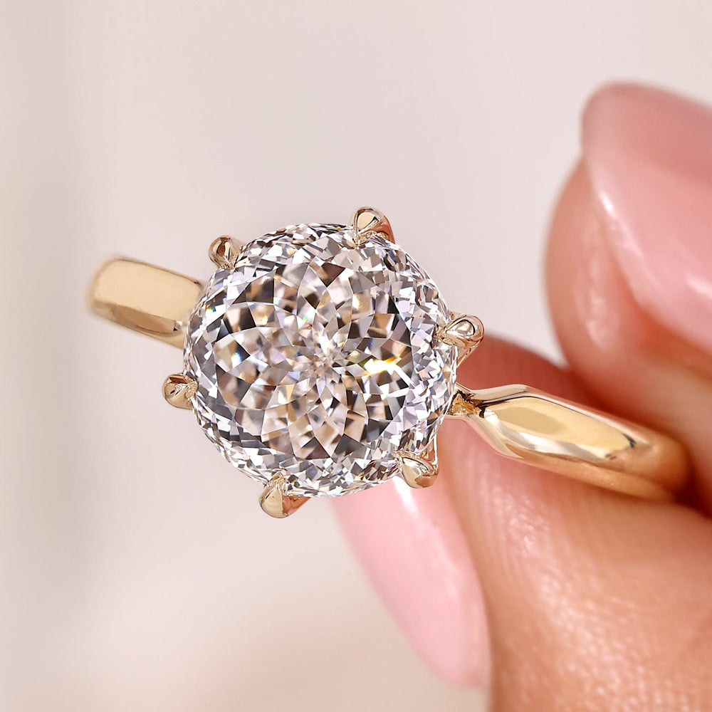 6 claw prong engagement ring with Lab Grown Diamond.