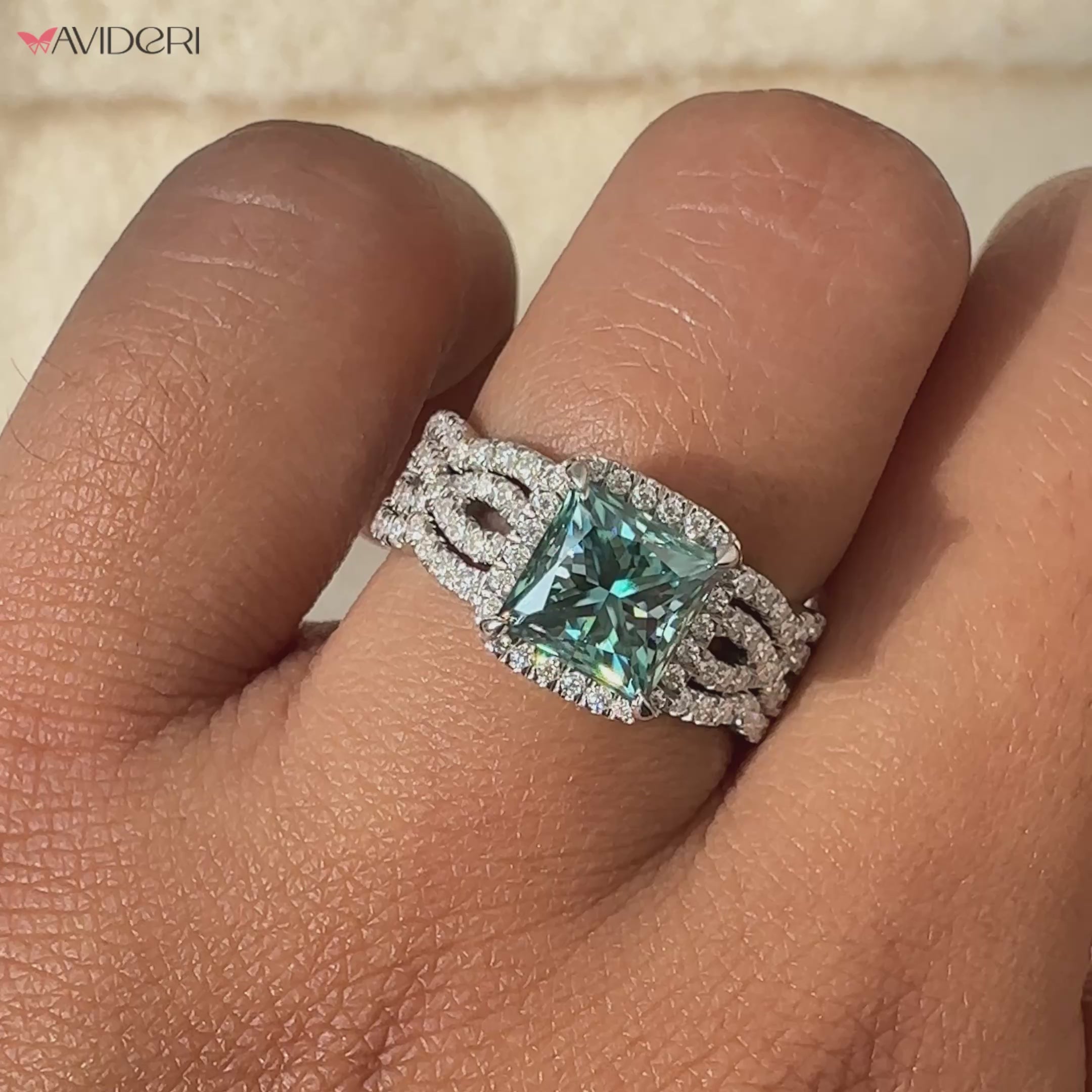 Avideri Bridal Set known for its exceptional craftsmanship and designs.