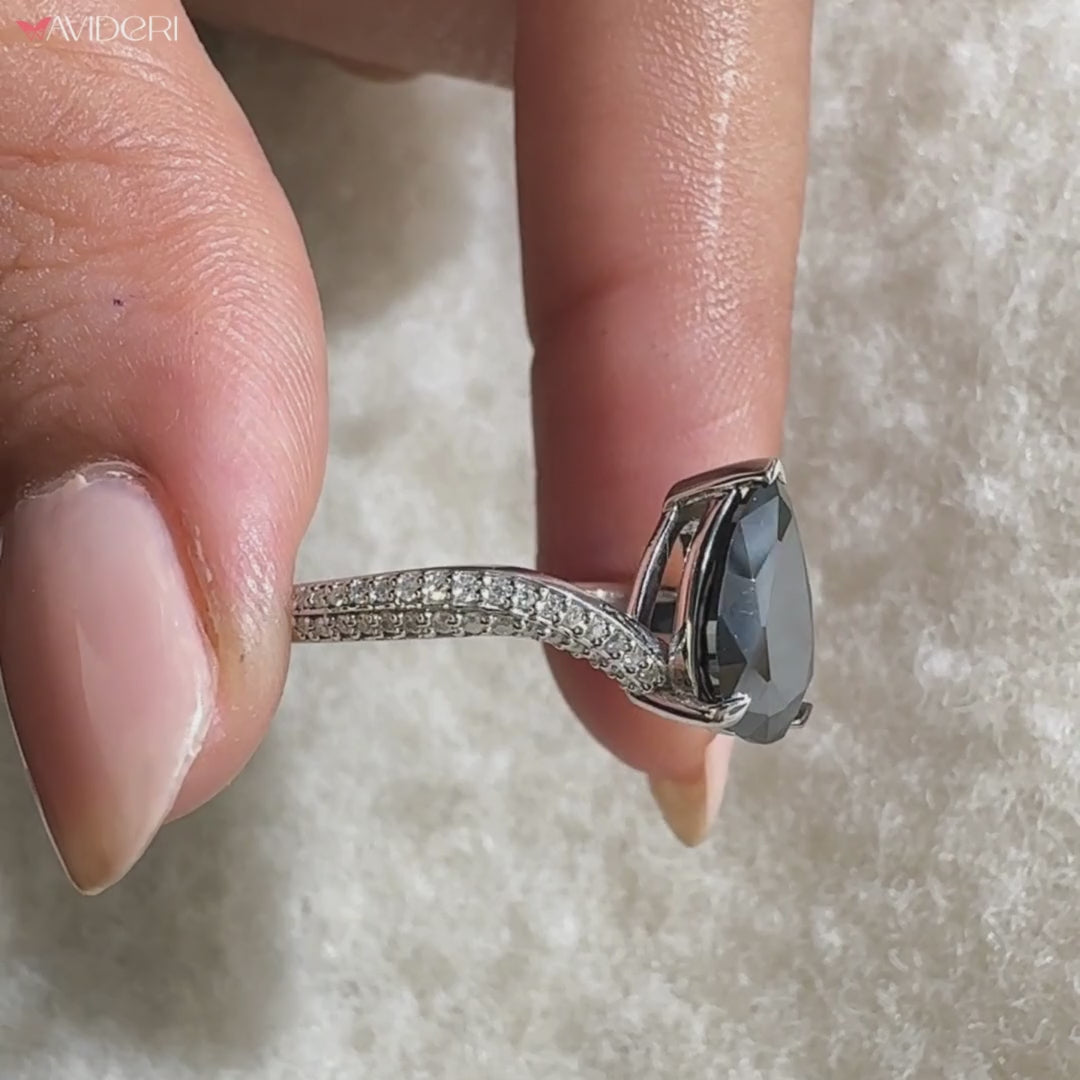 Round cut engagement ring with a classic, timeless design.