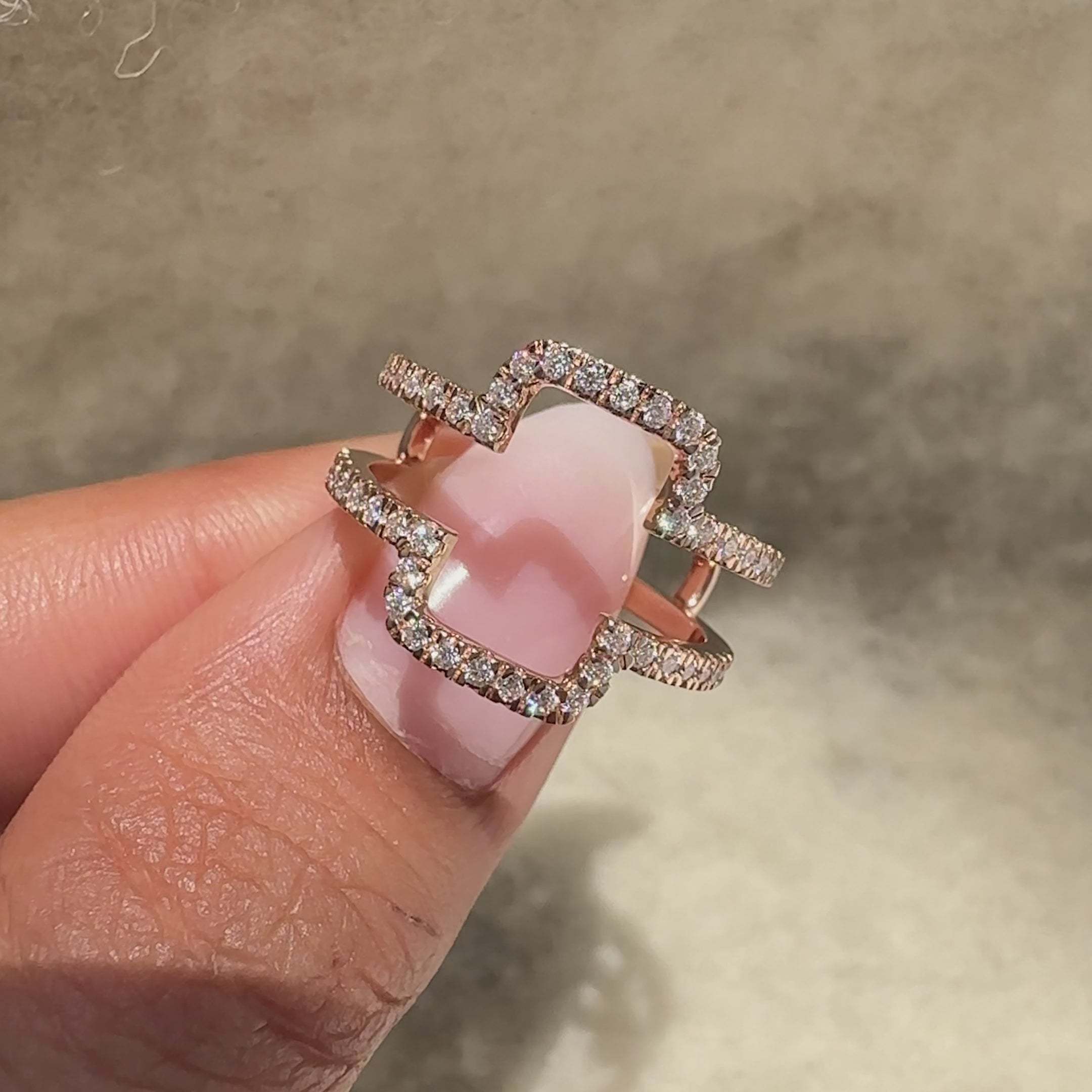 Round cut diamond band wrap guard style.
