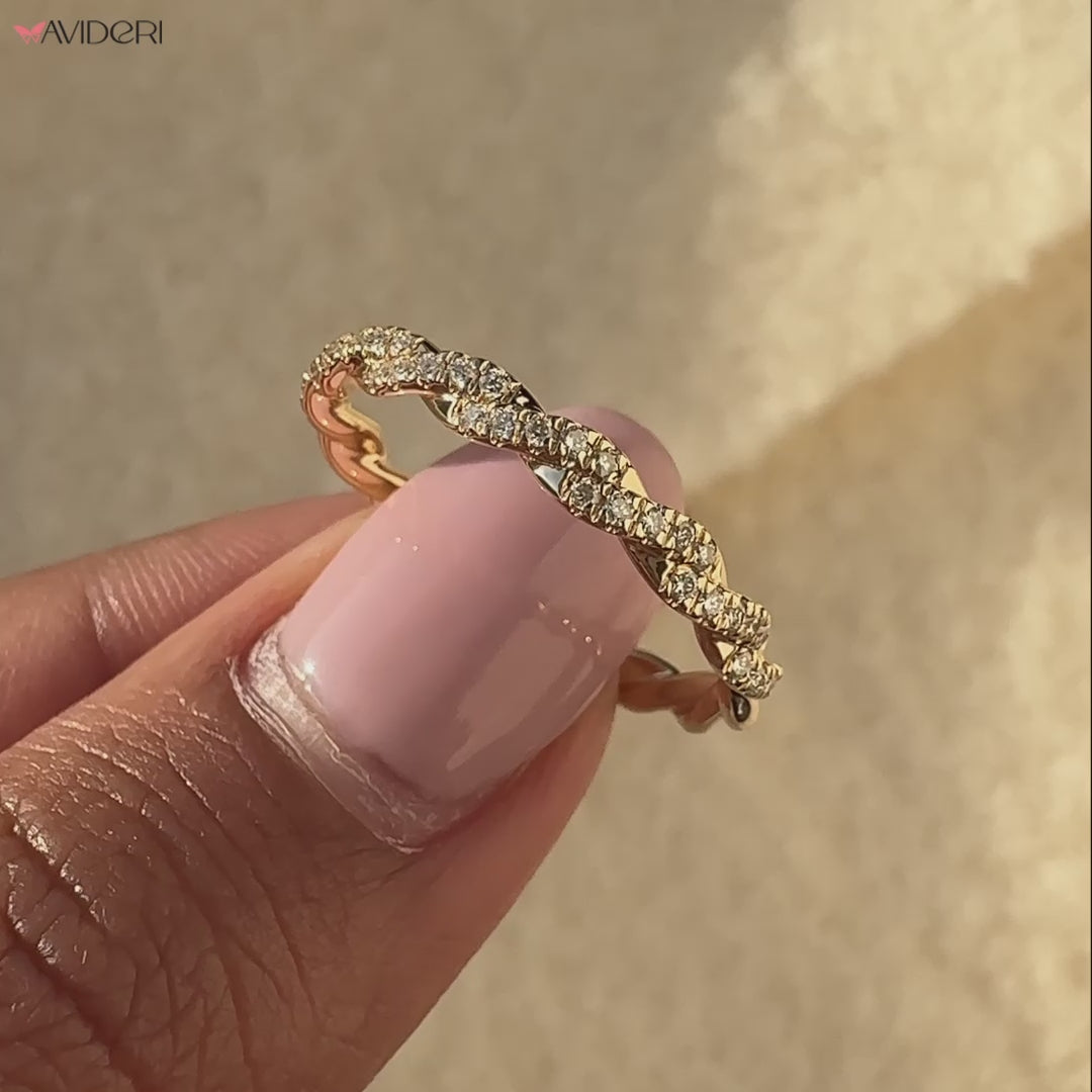 Round diamond eternity band crafted with precision for lasting brilliance.
