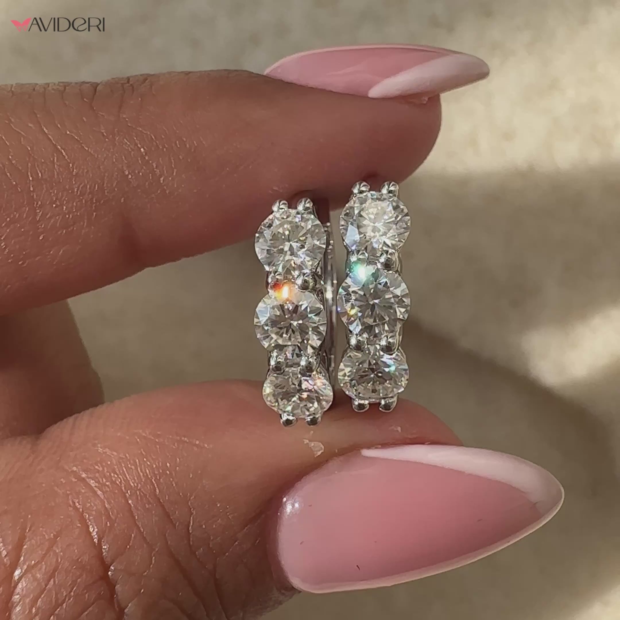 The Avideri earrings combine style, quality, and sophistication.