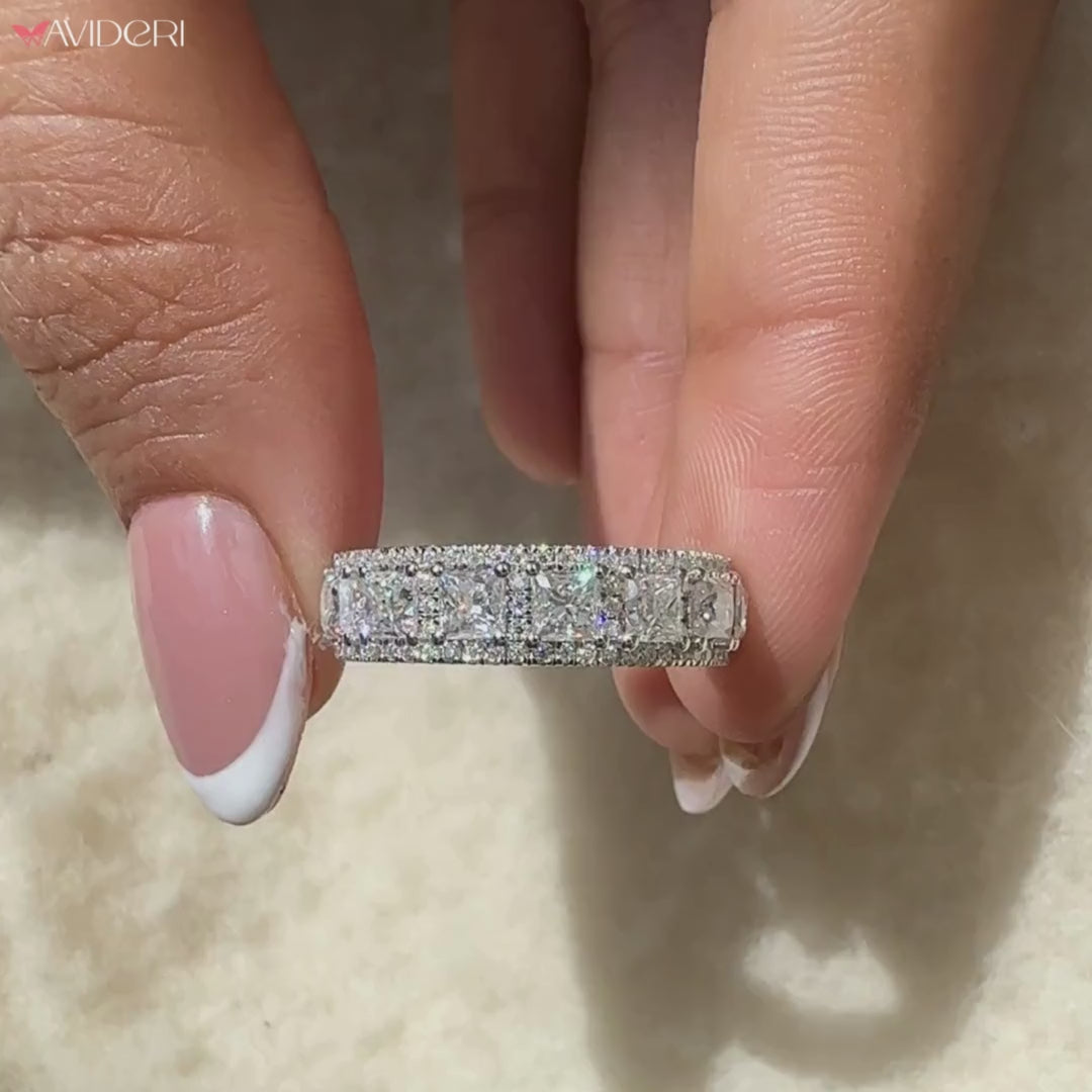 Elegant Avideri handmade Moissanite band.