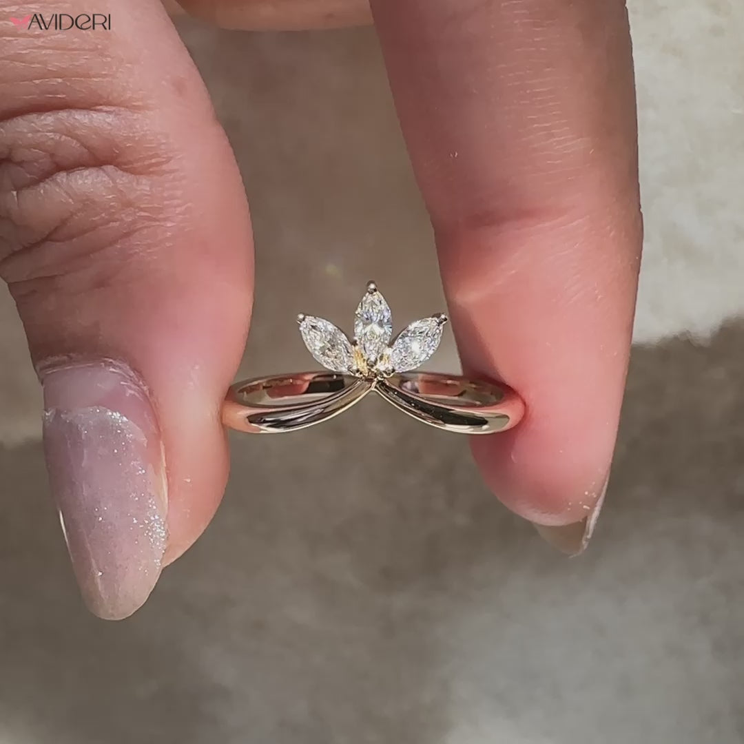 Curvy wedding band with lab-grown diamonds for a simple yet elegant look