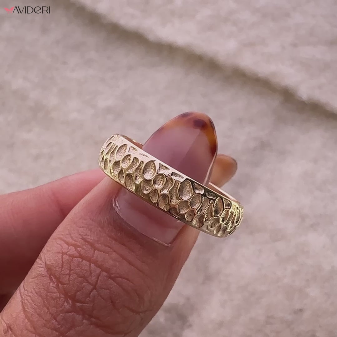 Simple Gold Mens Wedding Band in Hammer Finish