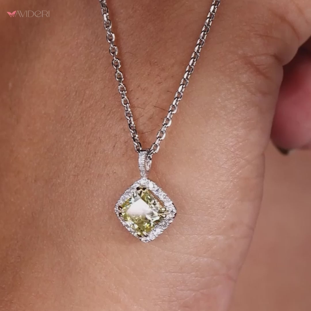Cushion cut pendant with brilliant clarity and eye-catching elegance.