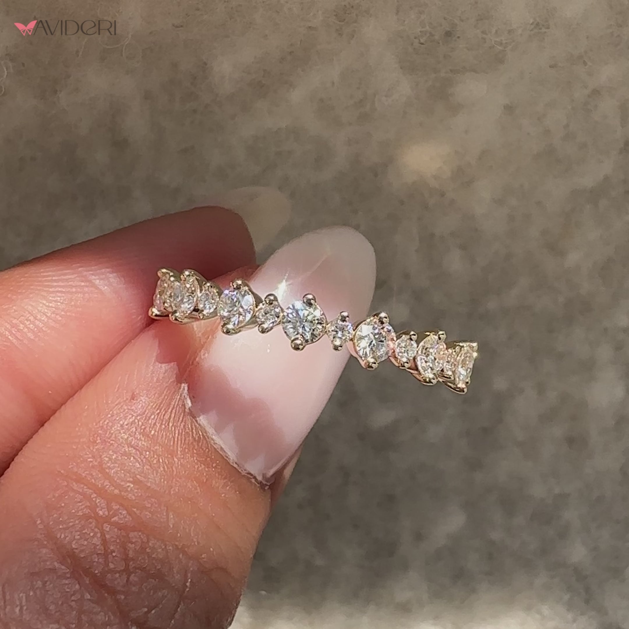 Luxurious Avideri Band featuring stunning diamonds and exceptional craftsmanship.
