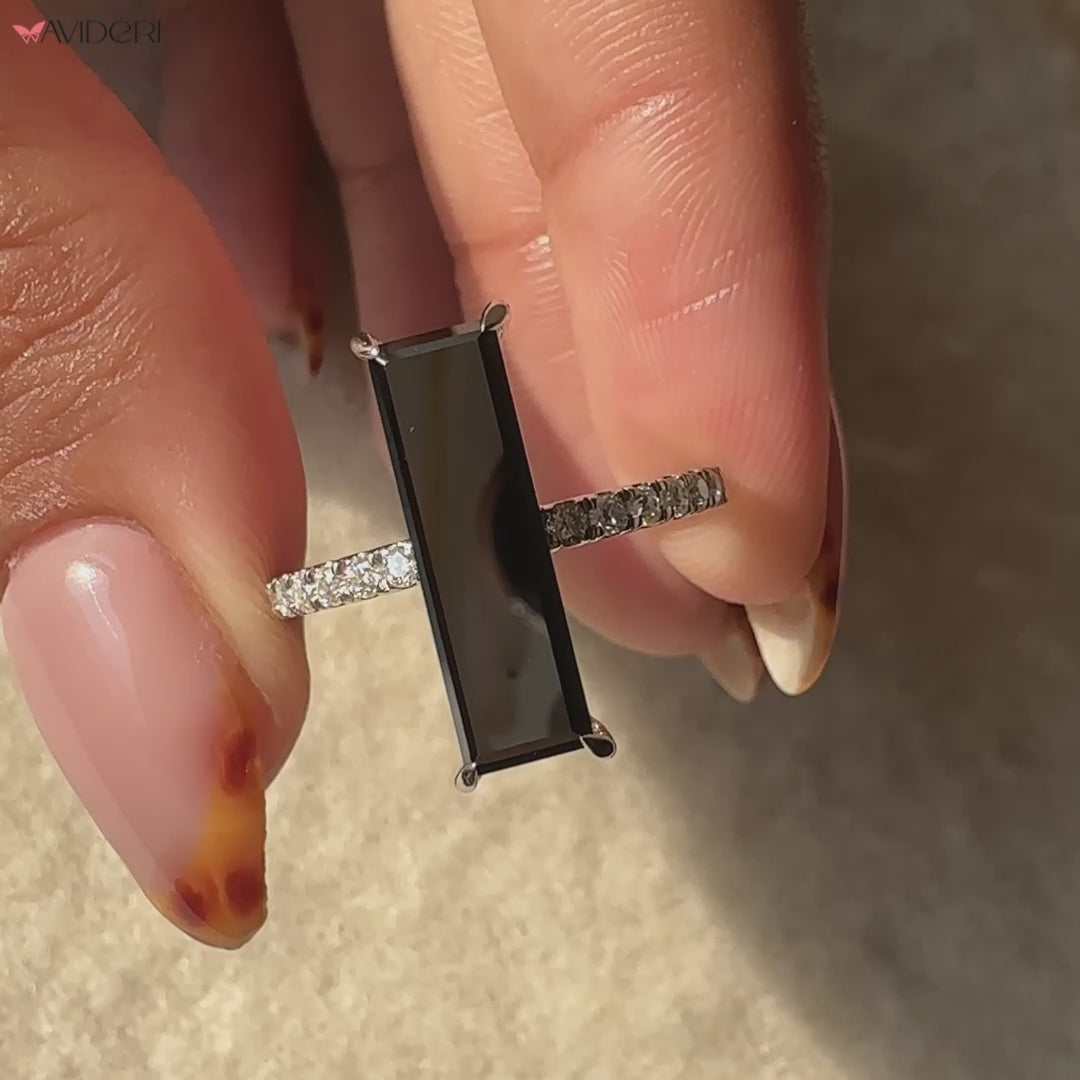 Avideri engagement ring with signature moissanite cut.