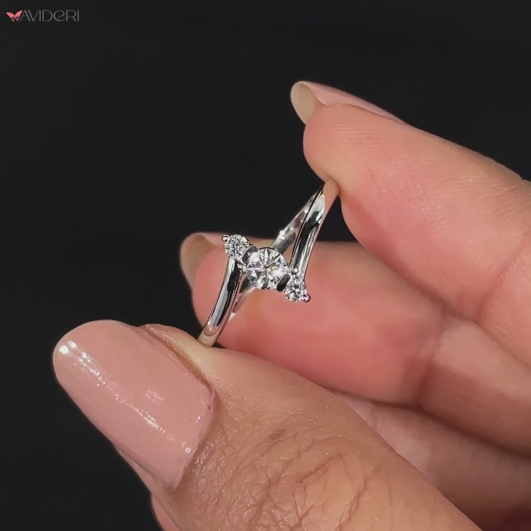 Round diamond ring with an IGI-certified stone.
