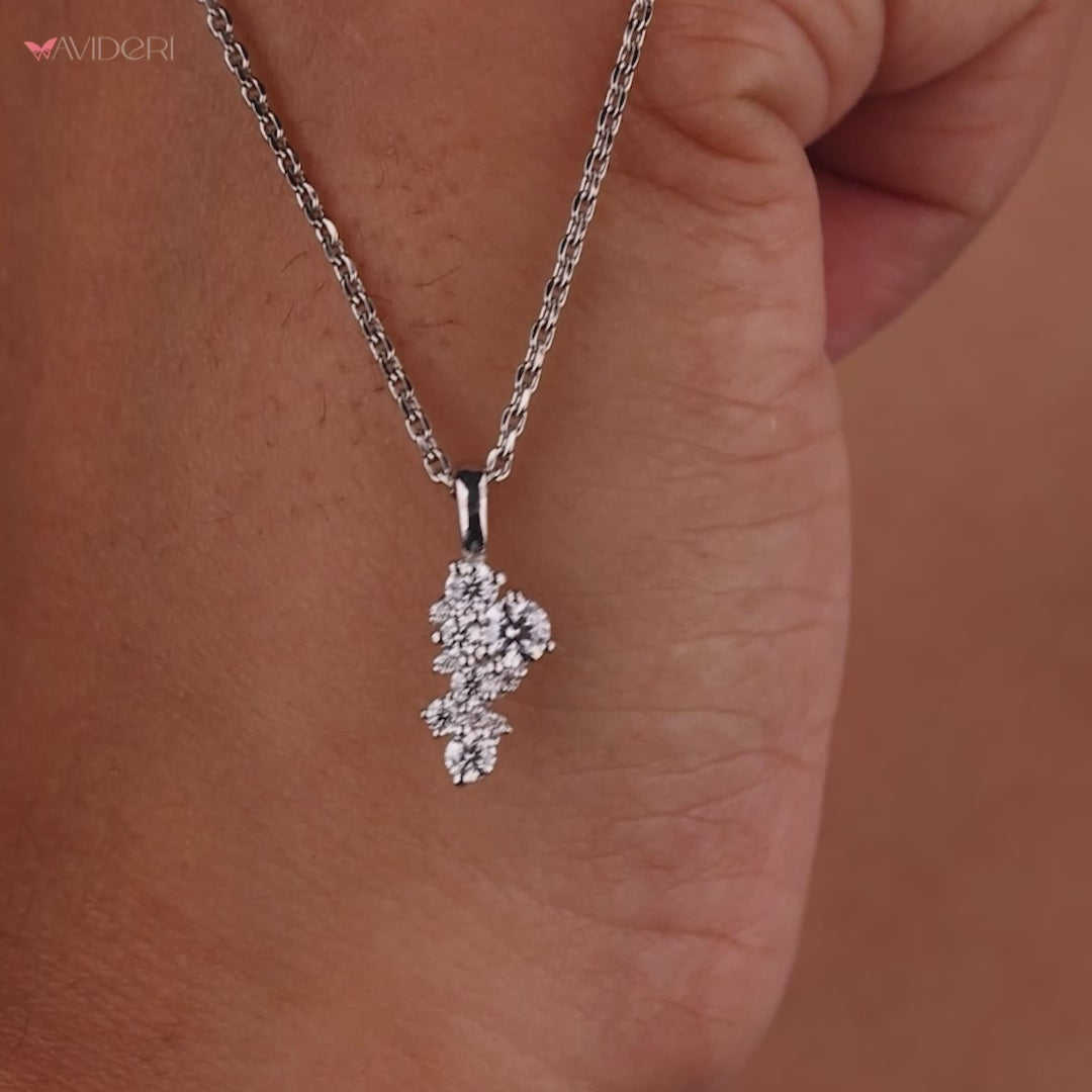 Round brilliant cut moissanite pendant with a dazzling sparkle.