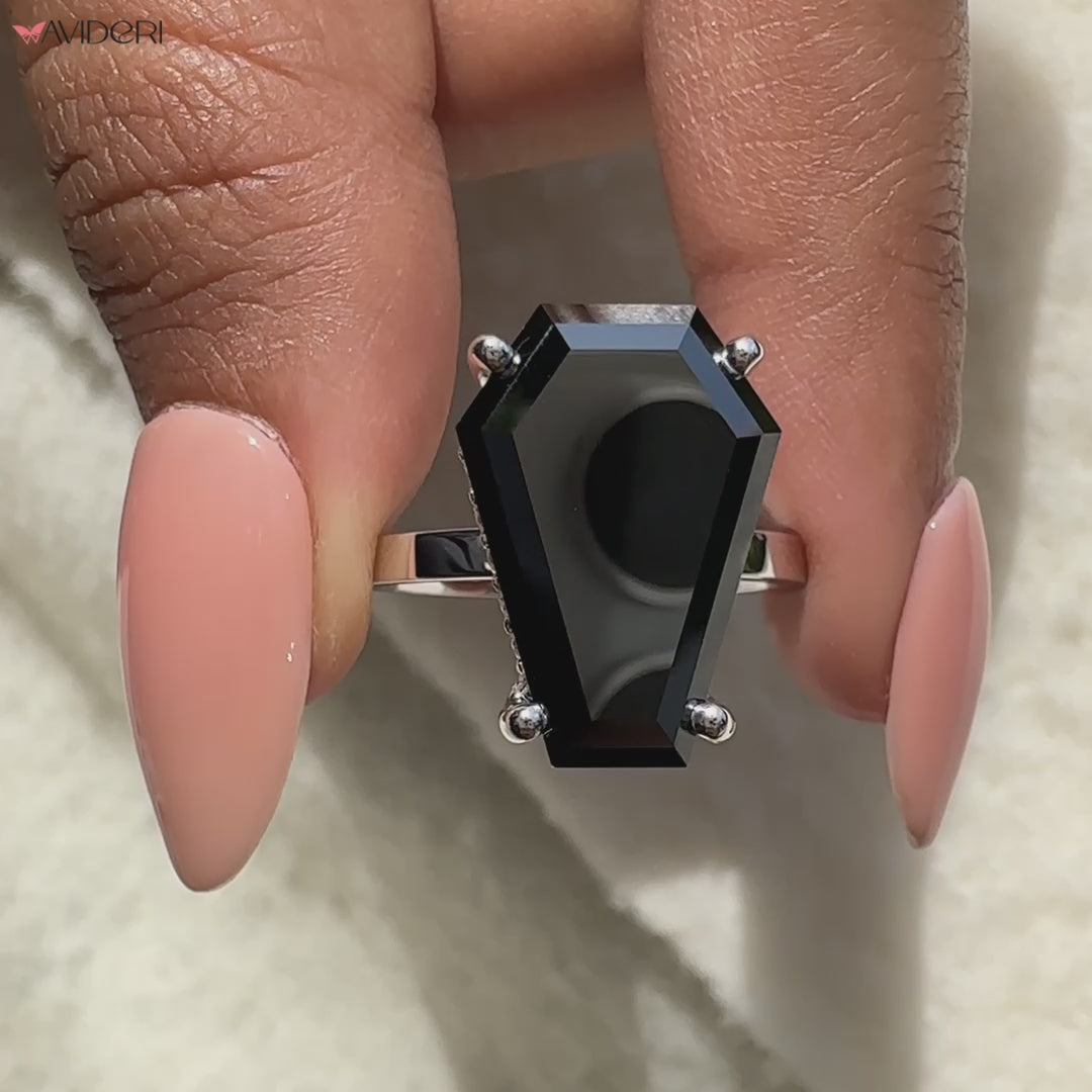 Avideri engagement ring shines with clear sparkle.