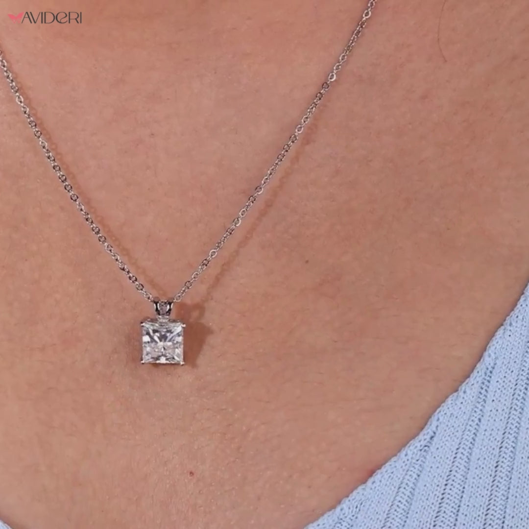 Moissanite pendant with a brilliant shine and refined design.