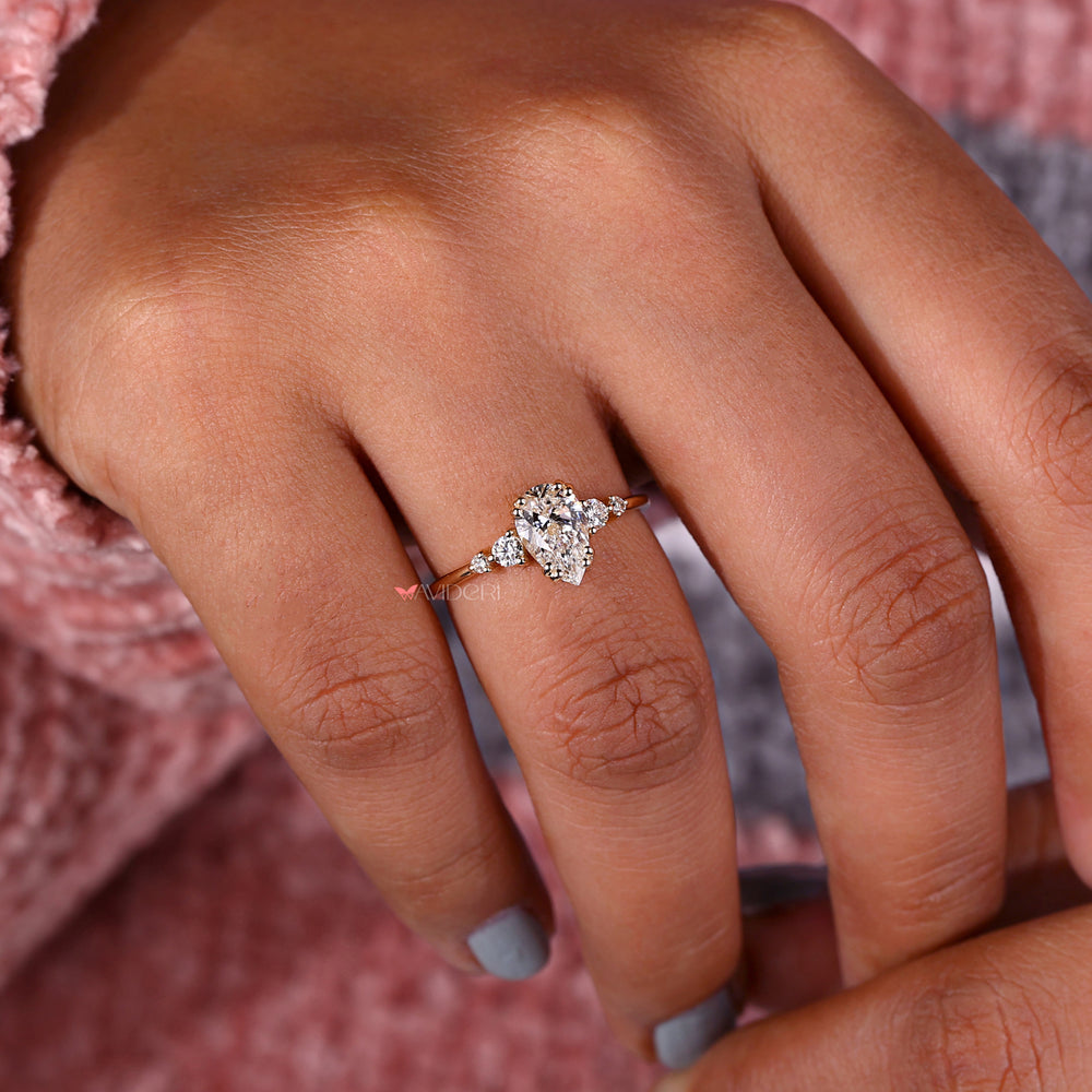 IGI certified five diamonds arranged in a Muse Ring design for a classic and modern touch.

