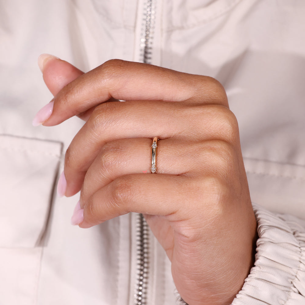 Lab grown round diamond band handmade style.
