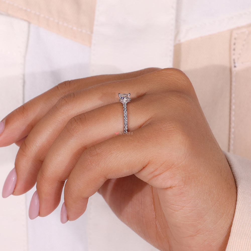 IGI certified diamond ring with premium quality assurance.
