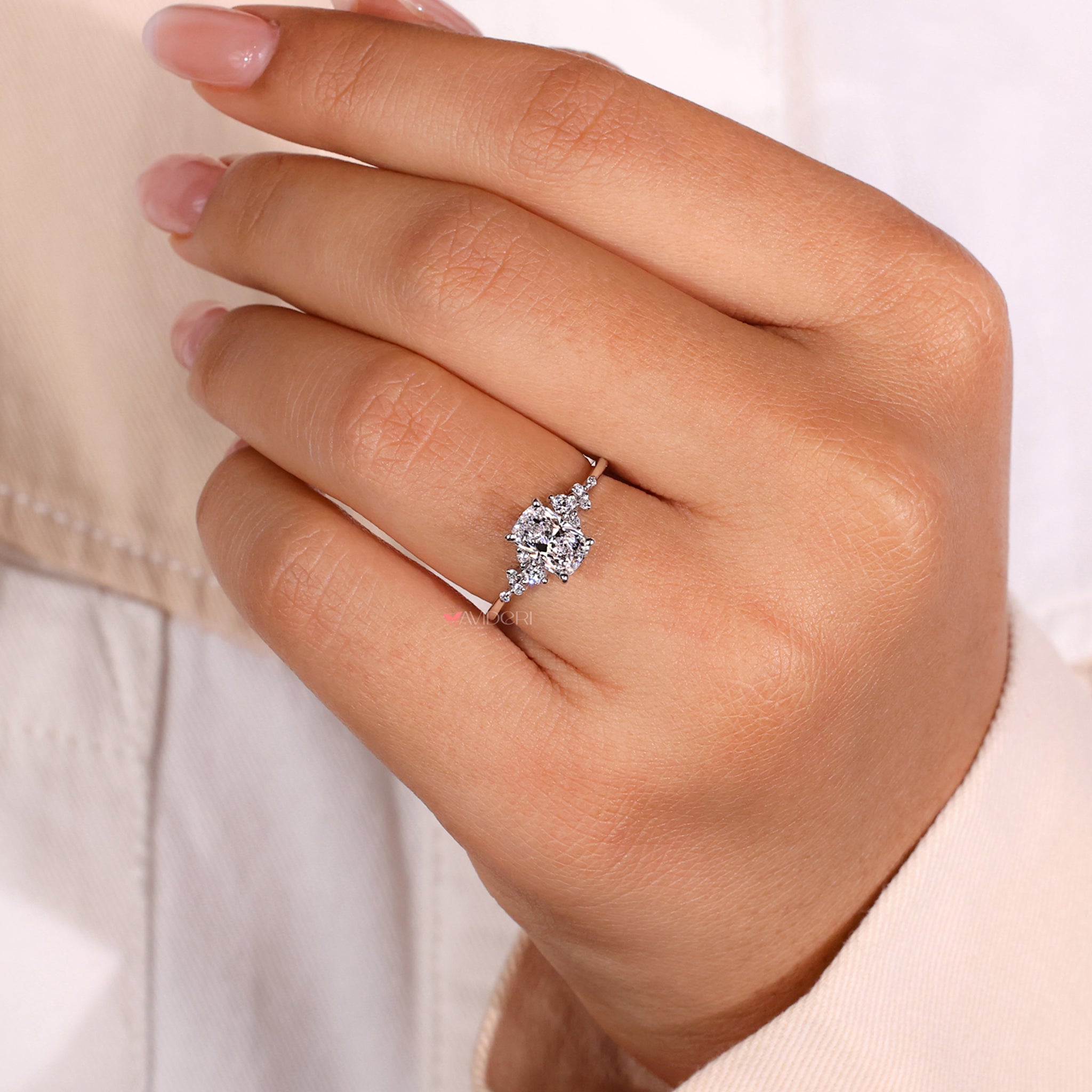 Snowdrift ring with a unique and elegant design

