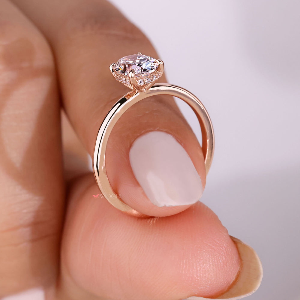 round brilliant cut diamond, oval engagement ring, igi certified
