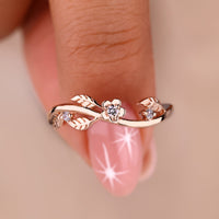 Round Diamond Wedding Band in Leaf Style