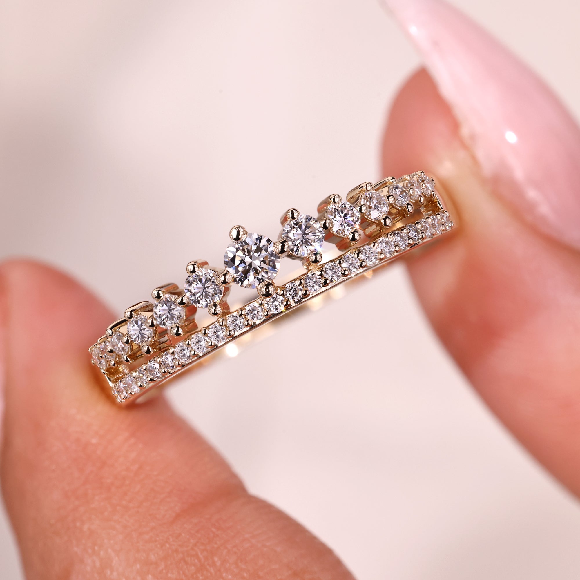 Wedding band with round diamonds set in a beautiful pattern.