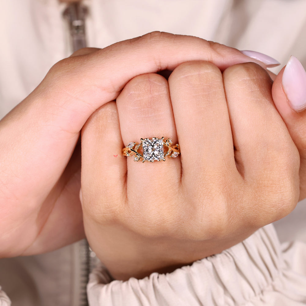 Cathedral setting princess diamond ring design.
