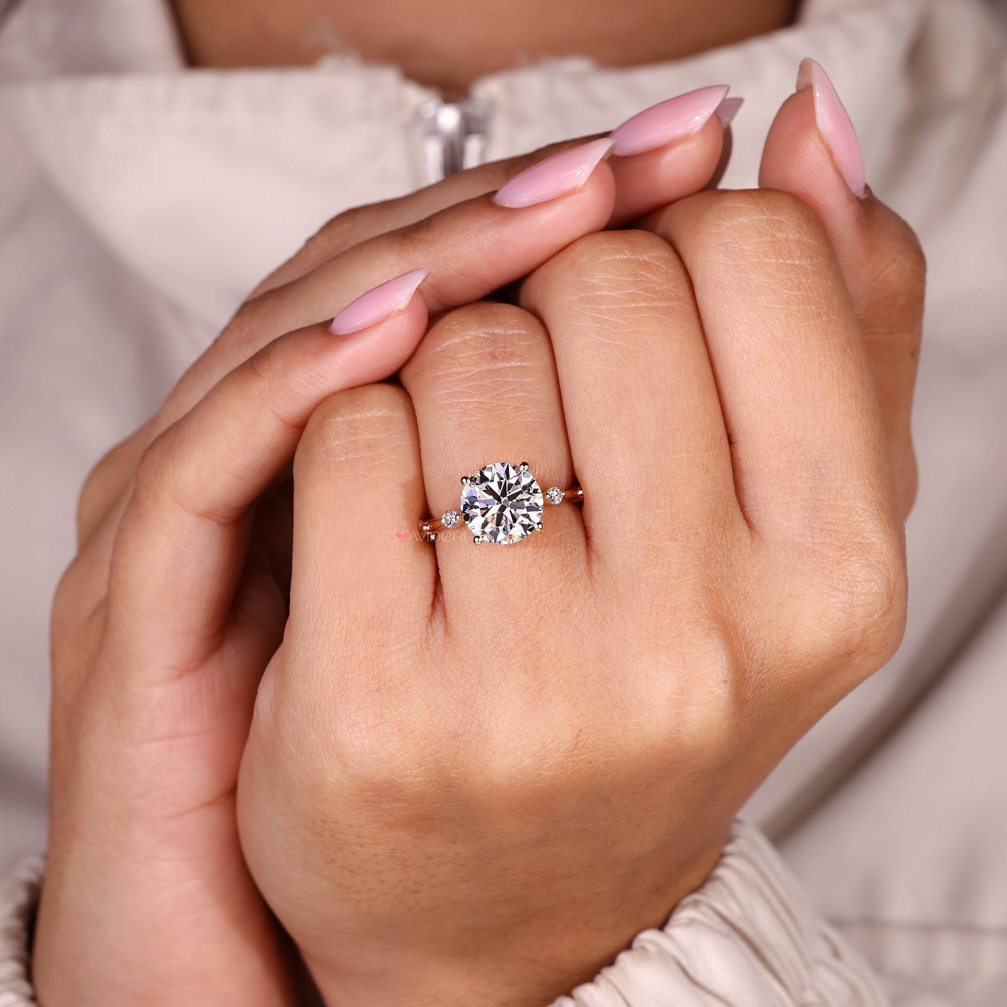 Lab grown round cut diamond ring handmade.
