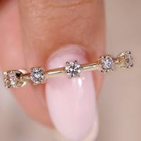 Round Diamond Wedding Band - Yellow Gold
