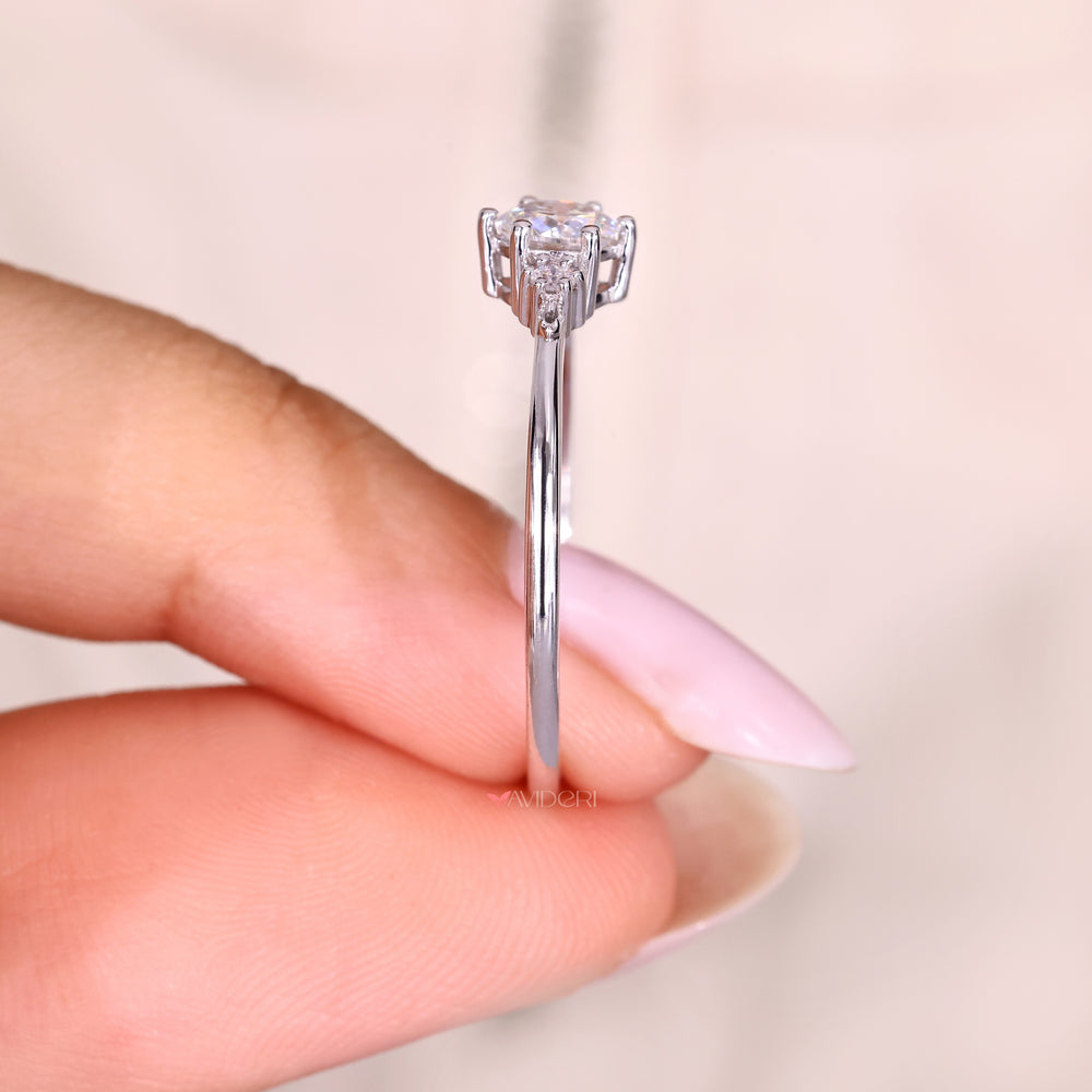 A stylish round cut ring designed for everyday elegance.
