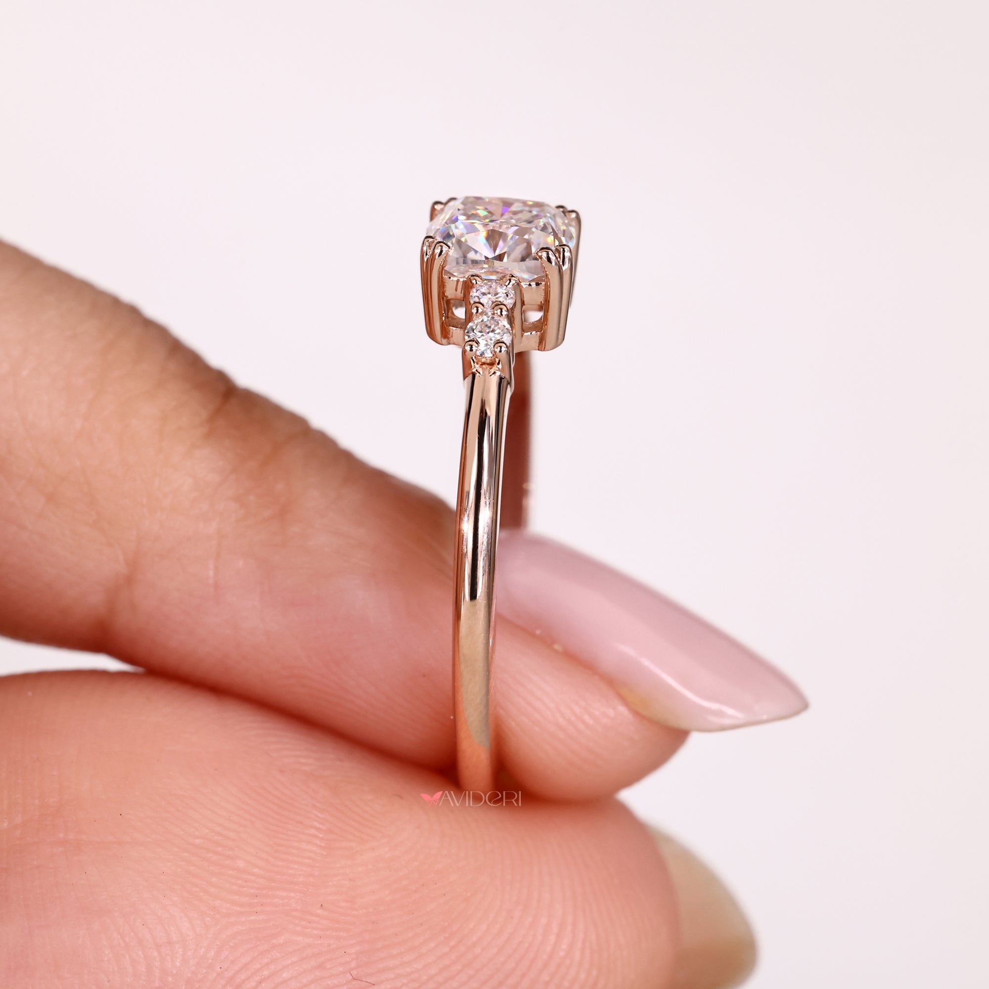 White gold ring with a polished finish and modern setting.
