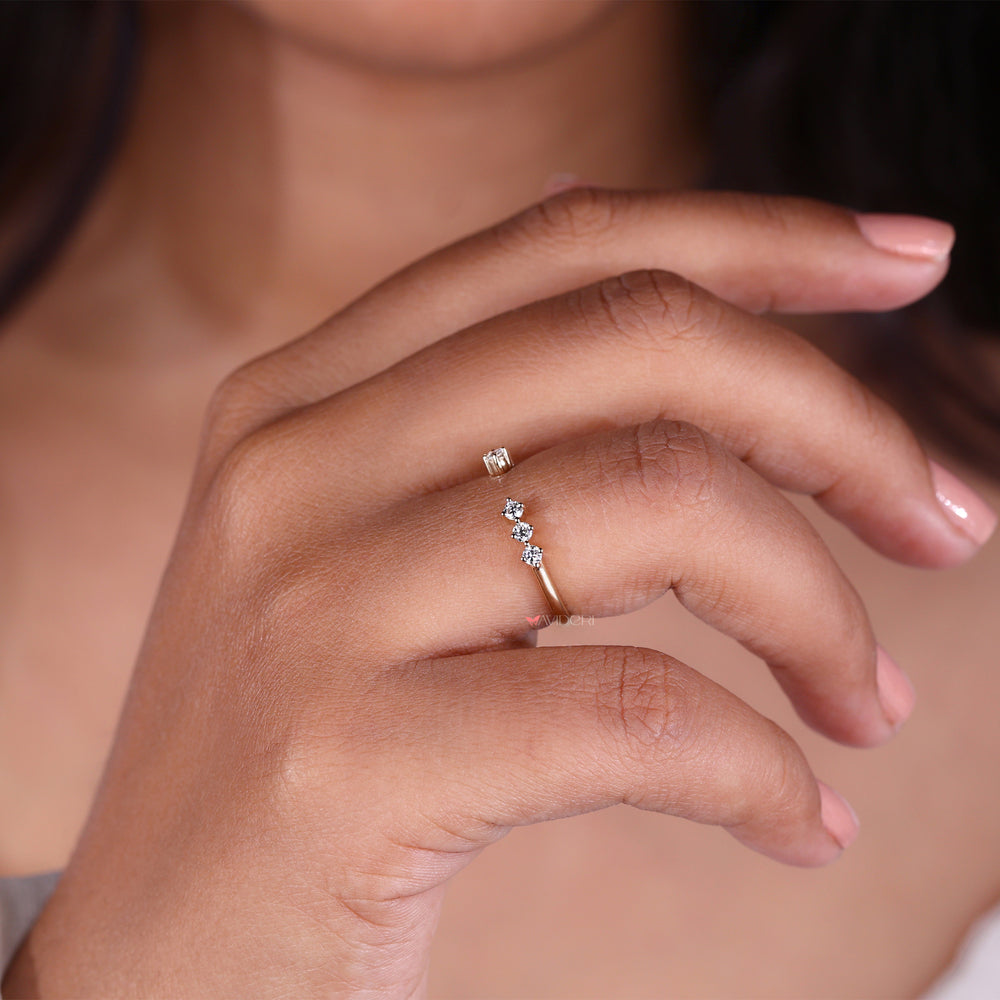 Avideri band with stunning round diamonds set in gold.
